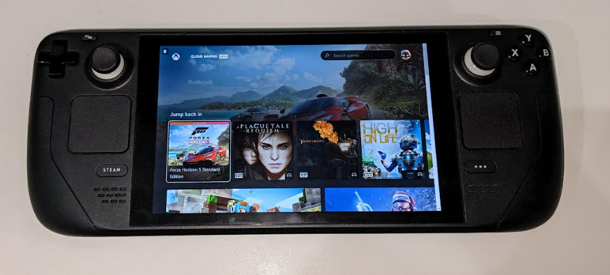Game Pass cloud gaming interface on Steam Deck showing Forza Horizon, Plague Tale and more